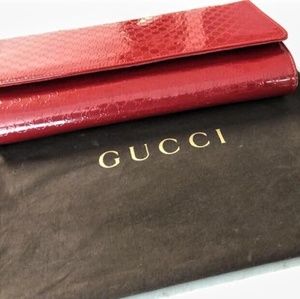 GUCCI Red Micro-Guccissima Patent leather clutch